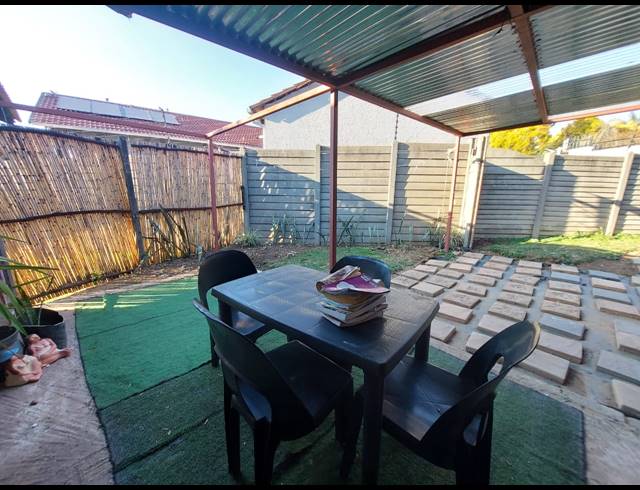 1 BEDROOM APARTMENT TO LET IN BIRCH ACRES